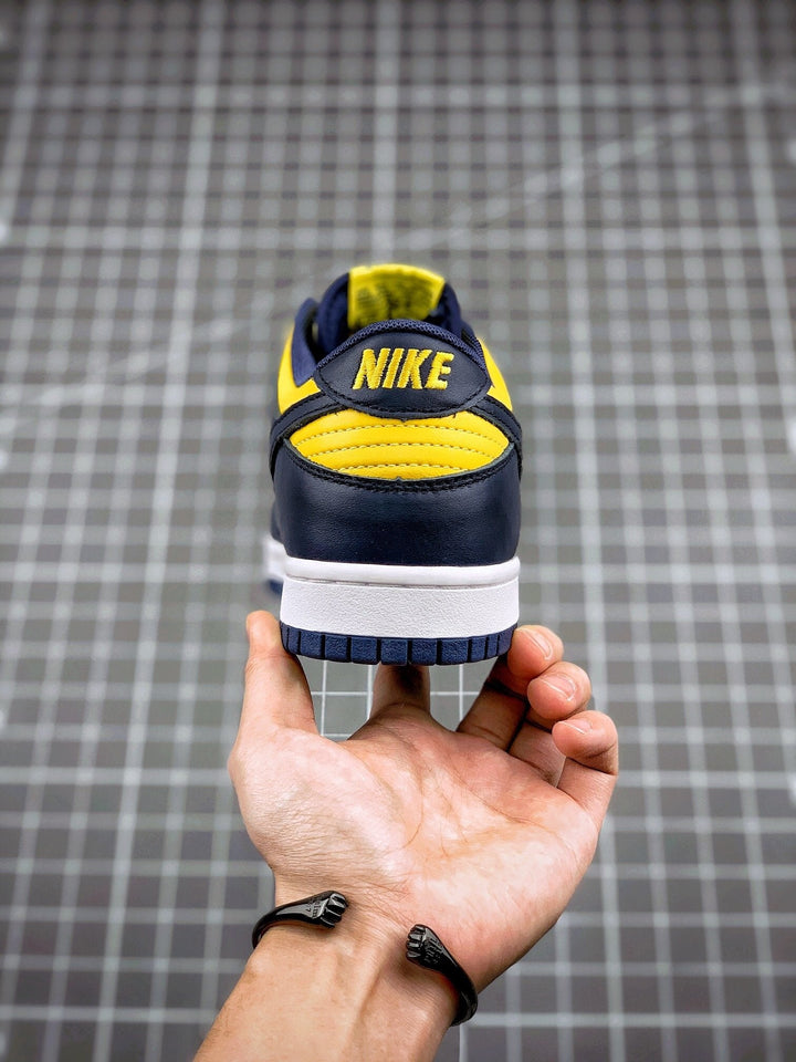 NIKE DUNK LOW "MICHIGAN"