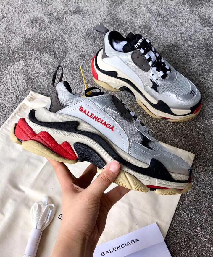 BALENCIAGA - TRIPLE S