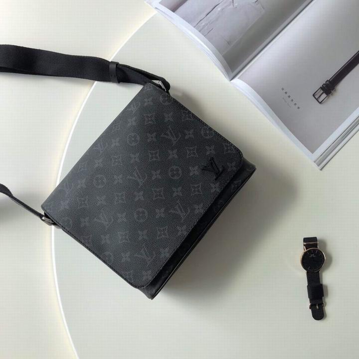 LOUIS VUITTON - SHOULDER BAG