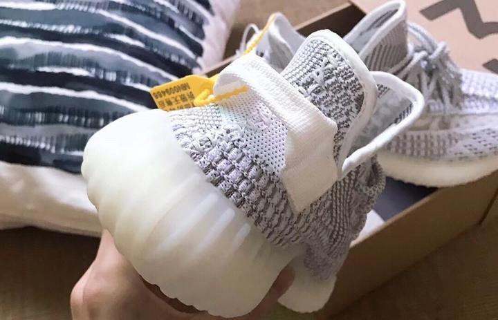 ADIDAS - YEEZY 350 LACETS RÉFLÉCHISSANTS