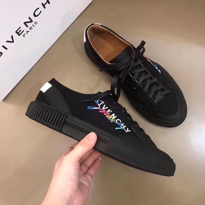 GIVENCHY - SNEAKERS